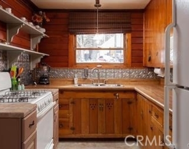 301 E Barker - Photo Thumbnail 4