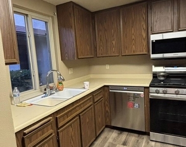 1344 Sierra Seneca - Photo Thumbnail 13