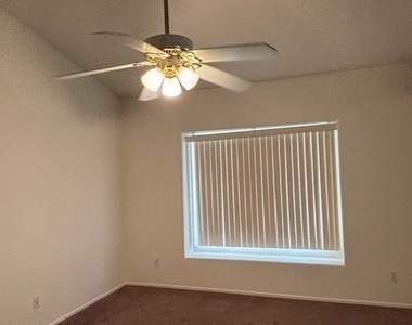 1066 Birch Lane - Photo Thumbnail 9
