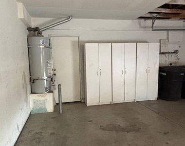1066 Birch Lane - Photo Thumbnail 20
