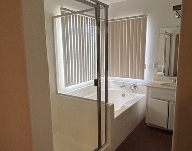 1066 Birch Lane - Photo Thumbnail 10