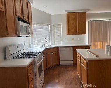 1066 Birch Lane - Photo Thumbnail 4
