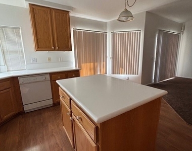 1066 Birch Lane - Photo Thumbnail 6