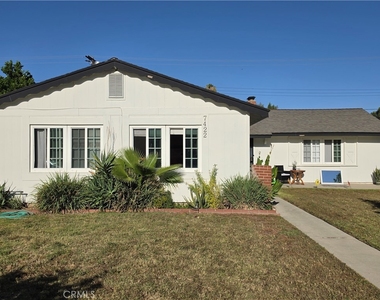 7422 Shoup Avenue - Photo Thumbnail 3