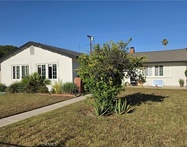 7422 Shoup Avenue - Photo Thumbnail 1