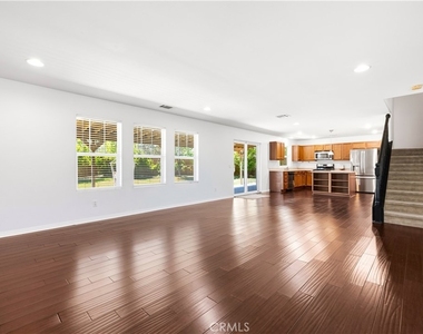 43023 Artesia Court - Photo Thumbnail 7