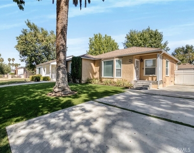 6504 Hesperia Avenue - Photo Thumbnail 11