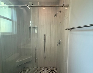 6504 Hesperia Avenue - Photo Thumbnail 6