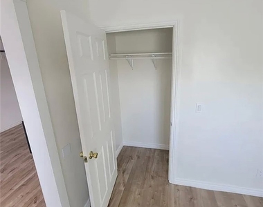 22233 Burton - Photo Thumbnail 5