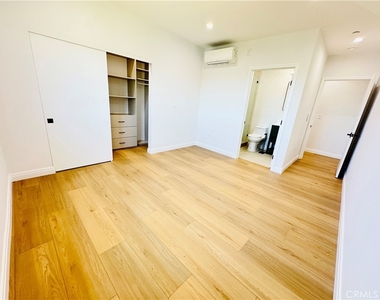 7744 1/2 Vassar Avenue - Photo Thumbnail 19
