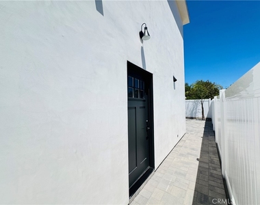 7744 1/2 Vassar Avenue - Photo Thumbnail 29