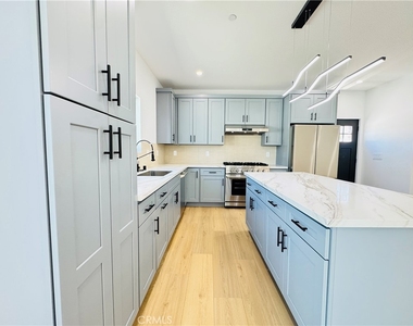 7744 1/2 Vassar Avenue - Photo Thumbnail 9