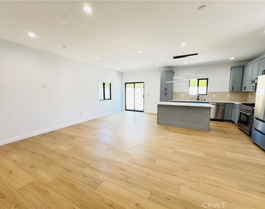 7744 1/2 Vassar Avenue - Photo Thumbnail 12