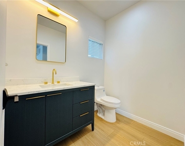 7744 1/2 Vassar Avenue - Photo Thumbnail 13