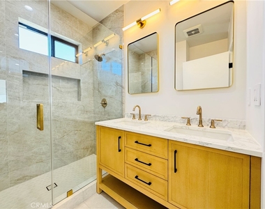 7744 1/2 Vassar Avenue - Photo Thumbnail 26