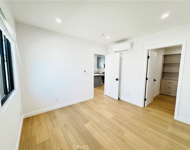 7742 Vassar Avenue - Photo Thumbnail 11
