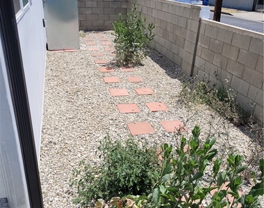 11864 Borden Avenue - Photo Thumbnail 20