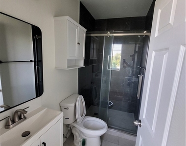 11864 Borden Avenue - Photo Thumbnail 11
