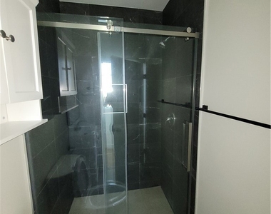 11864 Borden Avenue - Photo Thumbnail 12