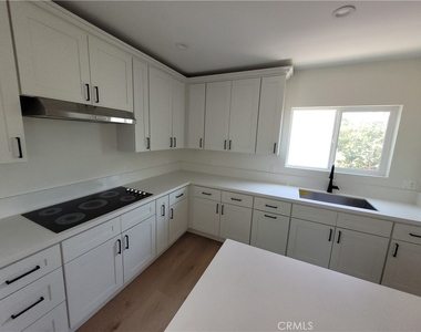11864 Borden Avenue - Photo Thumbnail 2
