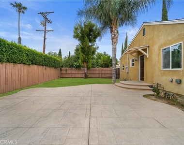 7620 Variel Avenue - Photo Thumbnail 3