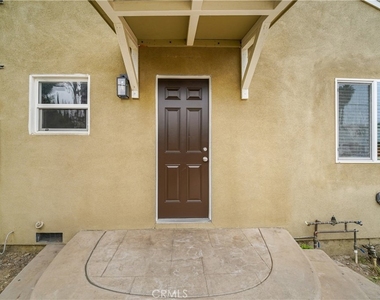7620 Variel Avenue - Photo Thumbnail 6