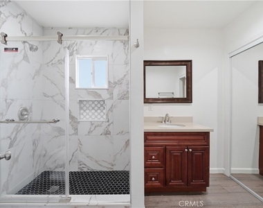7620 Variel Avenue - Photo Thumbnail 20