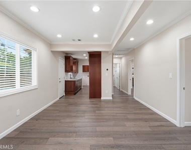 7620 Variel Avenue - Photo Thumbnail 16