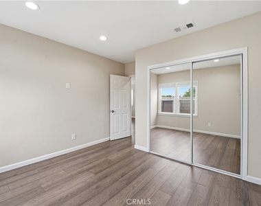 7620 Variel Avenue - Photo Thumbnail 27