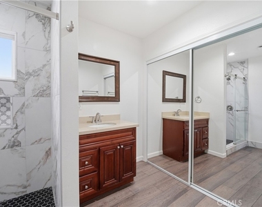 7620 Variel Avenue - Photo Thumbnail 21