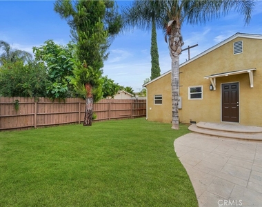 7620 Variel Avenue - Photo Thumbnail 4