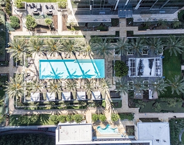 877 Francisco - Photo Thumbnail 9
