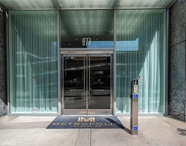 877 Francisco - Photo Thumbnail 1