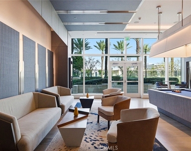 877 Francisco - Photo Thumbnail 11