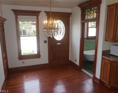 191 N Grand Street - Photo Thumbnail 3