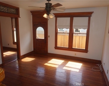 191 N Grand Street - Photo Thumbnail 2