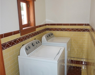 191 N Grand Street - Photo Thumbnail 22