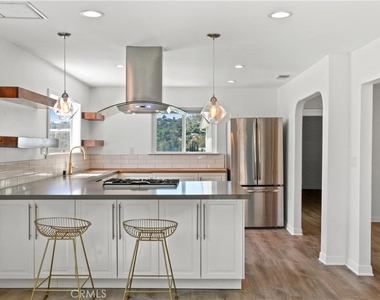 4826 Hub Street - Photo Thumbnail 3