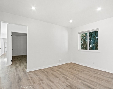 4826 Hub Street - Photo Thumbnail 9
