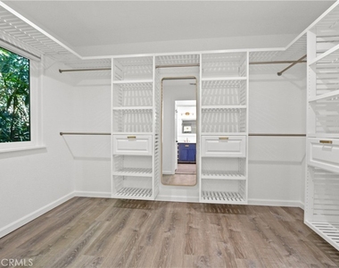 4826 Hub Street - Photo Thumbnail 5