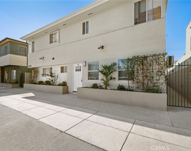 3020 E 3rd - Photo Thumbnail 6