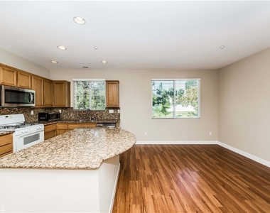 1314 Sheller Drive - Photo Thumbnail 14