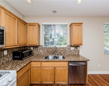 1314 Sheller Drive - Photo Thumbnail 12