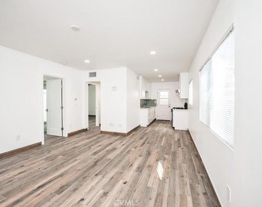 555 N Olive Street - Photo Thumbnail 2