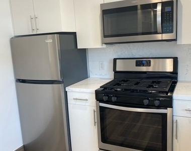 557 N Olive Street - Photo Thumbnail 5
