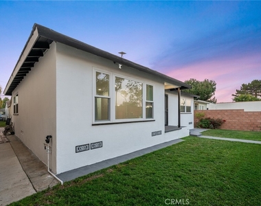 2023 Border Avenue - Photo Thumbnail 5