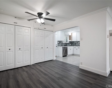 2023 Border Avenue - Photo Thumbnail 14