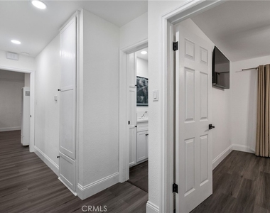 2023 Border Avenue - Photo Thumbnail 24