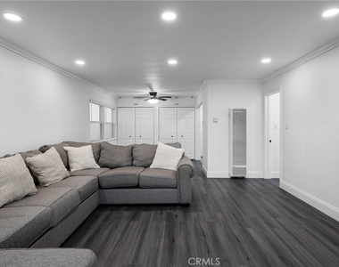 2023 Border Avenue - Photo Thumbnail 10