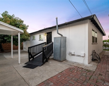 2023 Border Avenue - Photo Thumbnail 39
